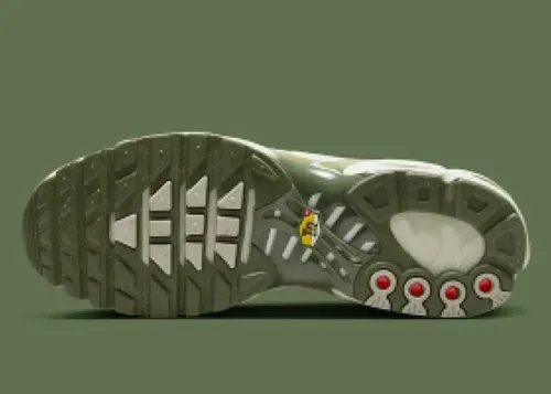 nike-air-max-plus-light-bone-fb9722-001 06.webp