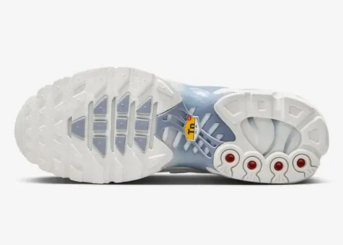 nike-air-max-plus-wmns-summit-white-DZ3671-104 06.webp