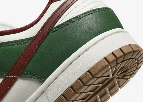 nike-dunk-low-gorge-green-fb7160-161 08.webp