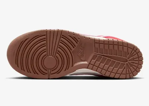 nike-dunk-low-prm-wmns-bacon-fb7910-600 06.webp