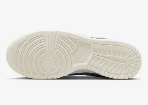 nike-dunk-low-wmns-coconut-milk-dd1503-121 06.webp