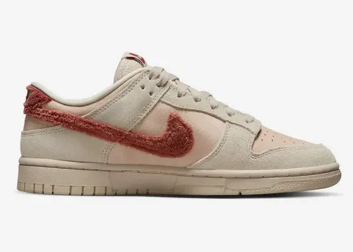 nike-dunk-low-wmns-terry-swoosh-dz4706-200 03.webp