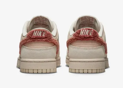 nike-dunk-low-wmns-terry-swoosh-dz4706-200 05.webp