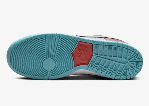 nike-sb-dunk-low-big-money-savings-FZ3129-200 06.webp