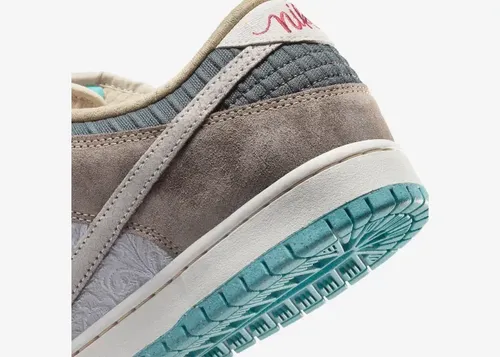 nike-sb-dunk-low-big-money-savings-FZ3129-200 08.webp