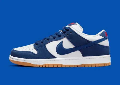 nike-sb-dunk-low-dodgers-do9395-400 02.webp