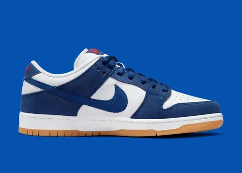 nike-sb-dunk-low-dodgers-do9395-400 03.webp