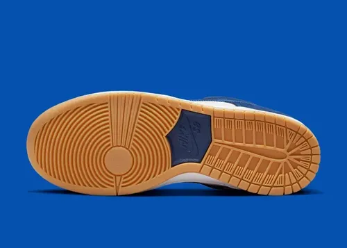 nike-sb-dunk-low-dodgers-do9395-400 06.webp