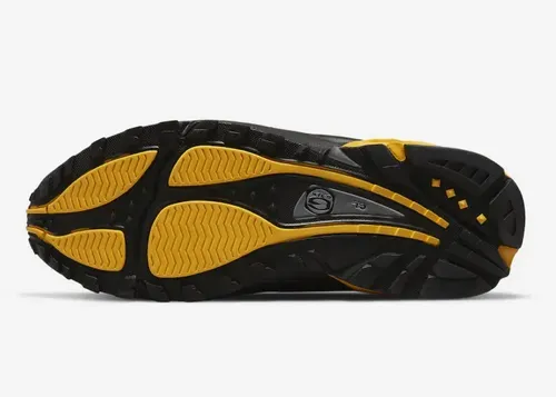 nocta-nike-hot-step-air-terra-black-university-gold-dh4692-002 7.webp