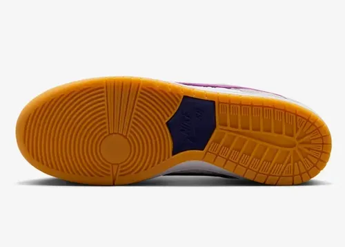 rayssa-leal-nike-sb-dunk-low-fz5251-001 06.webp