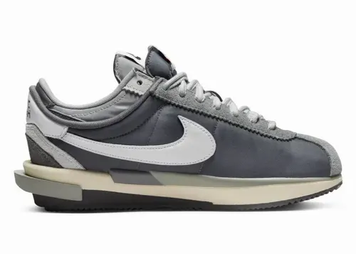 sacai-nike-cortez-4-0-grey-dq0581-001 03.webp