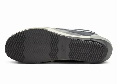 sacai-nike-cortez-4-0-grey-dq0581-001 06.webp