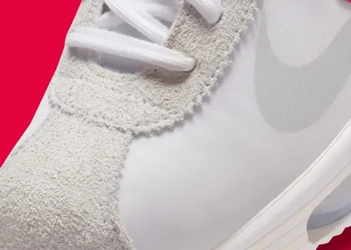 sacai-nike-cortez-dq0581-100 09.webp