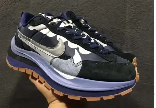 image de Sacai Nike Vaporwaffle Navy Gum 
