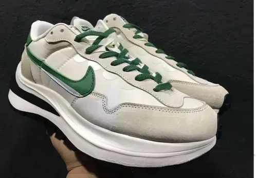 image de Sacai Nike Vaporwaffle Sail Green