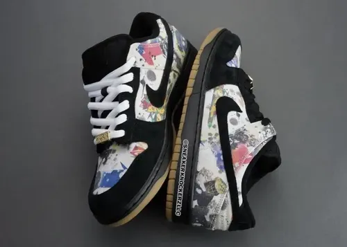 supreme-nike-sb-dunk-low-rammellzee-fd8778-001 03.webp