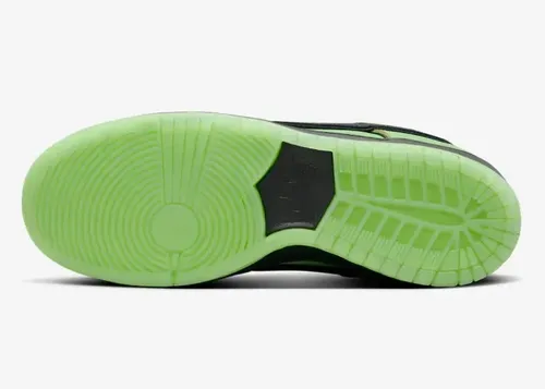 the-powerpuff-girls-nike-sb-dunk-low-buttercup-fz8319-300 06.webp