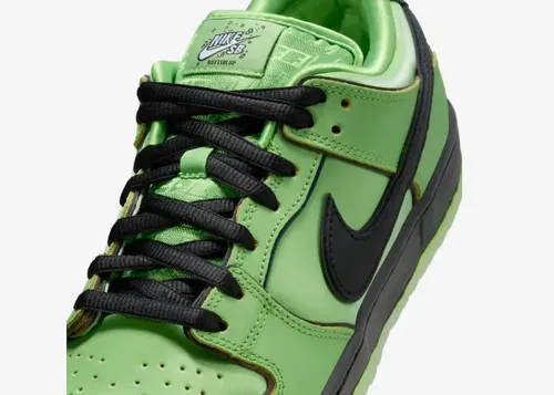 the-powerpuff-girls-nike-sb-dunk-low-buttercup-fz8319-300 08.webp