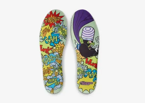 the-powerpuff-girls-nike-sb-dunk-low-buttercup-fz8319-300 09.webp