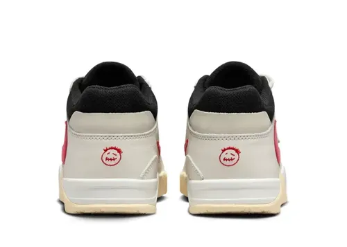 travis-scott-jordan-jumpman-jack-university-red-FZ8117-101 05.webp