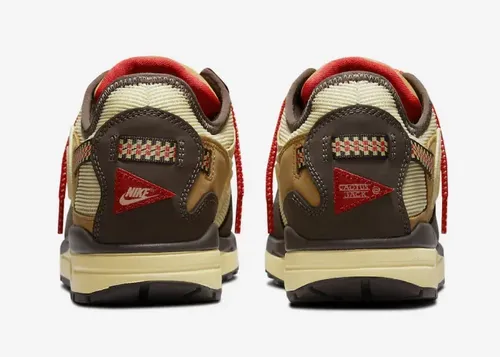travis-scott-nike-air-max-1-baroque-brown-do9392-200 5.webp