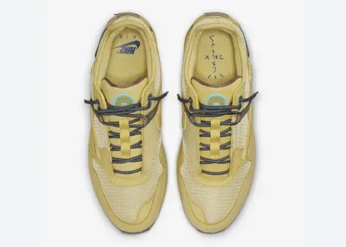 travis-scott-nike-air-max-1-saturn-gold-do9392-700 4.webp