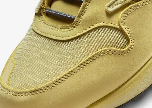 travis-scott-nike-air-max-1-saturn-gold-do9392-700 7.webp