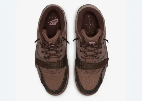 travis-scott-nike-air-trainer-1-wheat-dr7515-200 4.webp