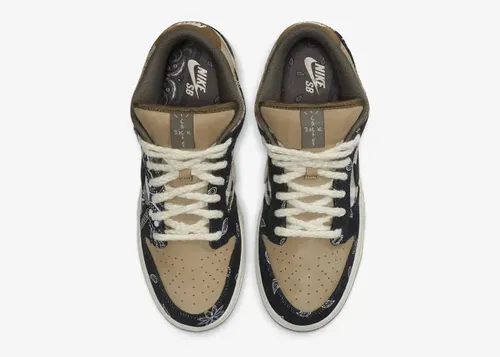 travis-scott-nike-sb-dunk-low-prm-qs-ct5053-001 04.webp