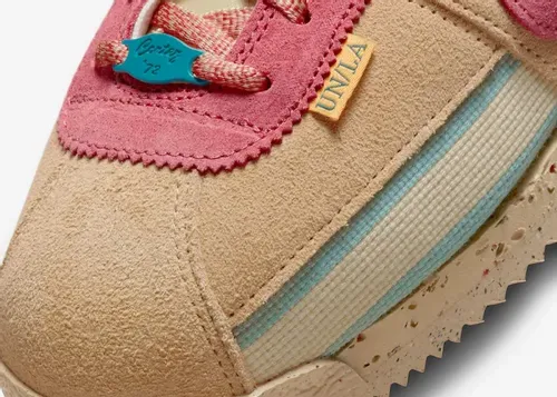 union-nike-cortez-wheat-red-dr1413-200 8.webp