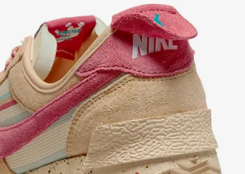 union-nike-cortez-wheat-red-dr1413-200 9.webp