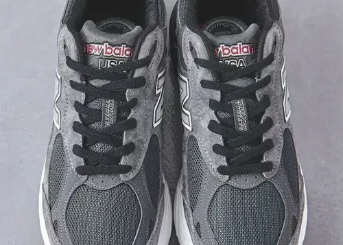 united-arrow-and-sons-new-balance-990v3-made-in-usa-grey-m990ua3 03.webp