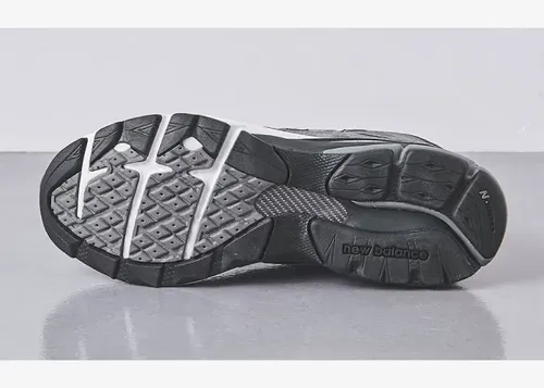 united-arrow-and-sons-new-balance-990v3-made-in-usa-grey-m990ua3 04.webp
