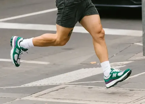 up-there-new-balance-2002r-backyard-legends 1.webp