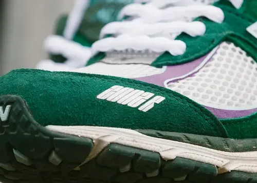 up-there-new-balance-2002r-backyard-legends 4.webp