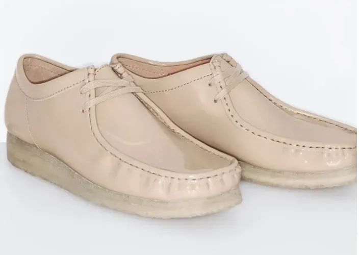 Supreme x Clarks Originals Wallabee PATENT TAN