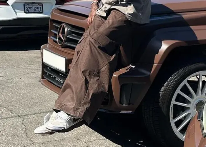 Travis Scott Nike Sharkidon White Mocha Brown
