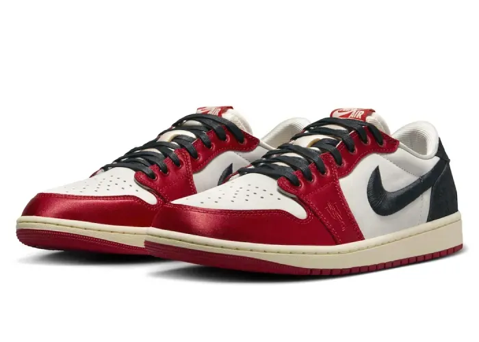 trophy-room-air-jordan-1-low-sp-away-fn0432-100 01.webp